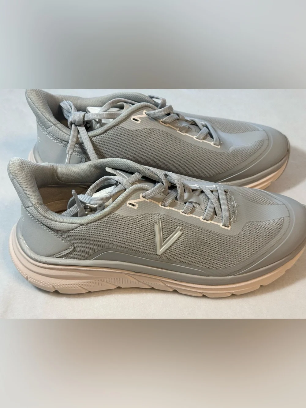 New  Vionic - Walk Max Women's Athletic Shoe. Size 10. Gray